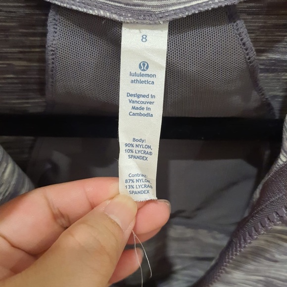 Lululemon Size 8 Women’s Zip Up - Picture 4 of 4